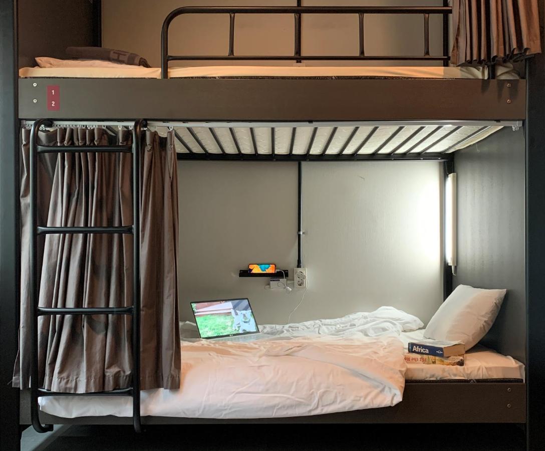 Mido Hostel Сеогвипо Екстериор снимка