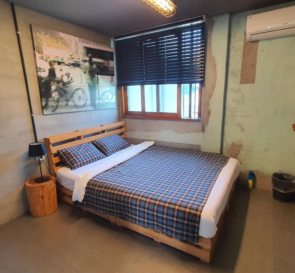 Mido Hostel Сеогвипо Екстериор снимка