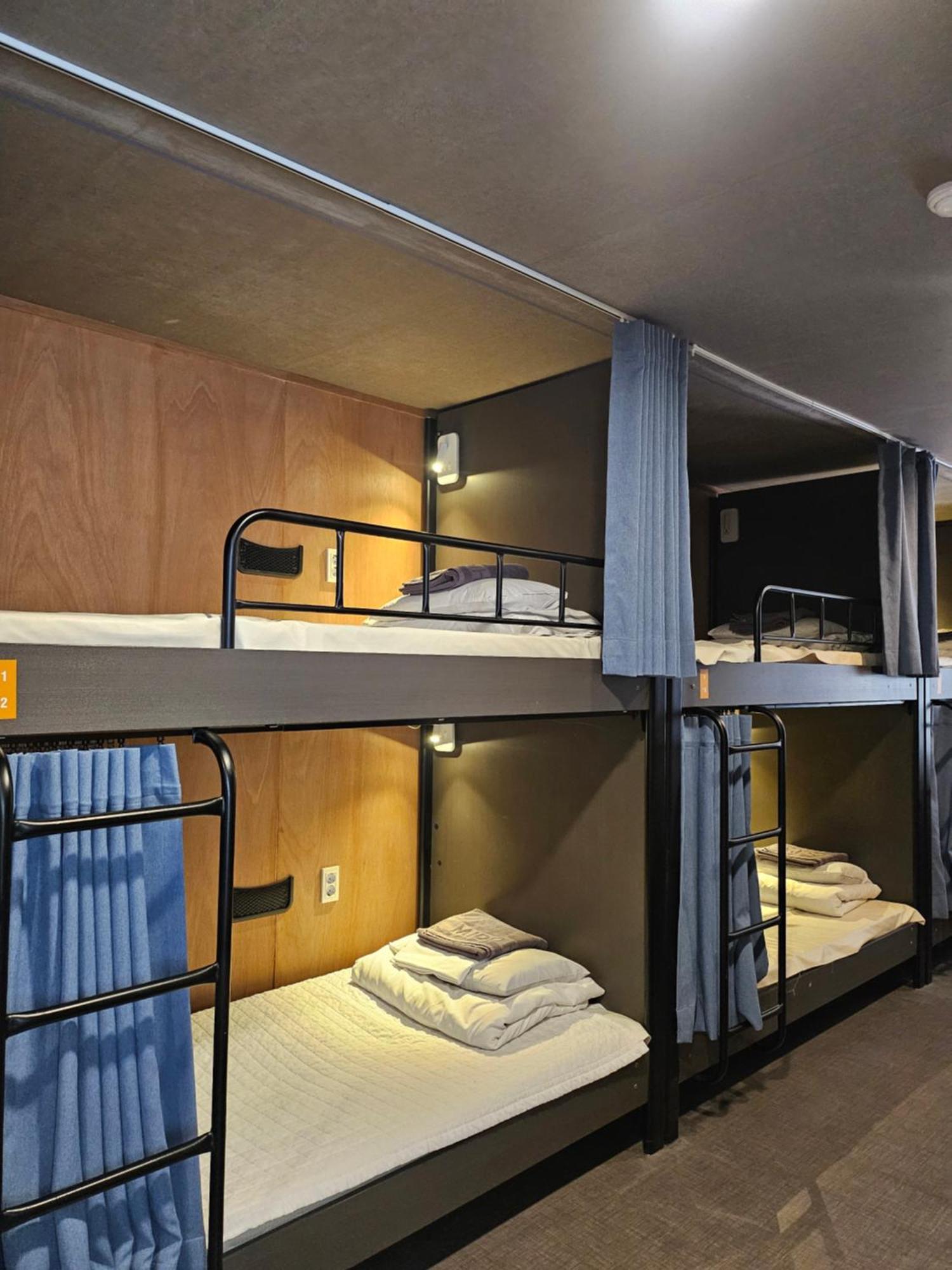 Mido Hostel Сеогвипо Екстериор снимка