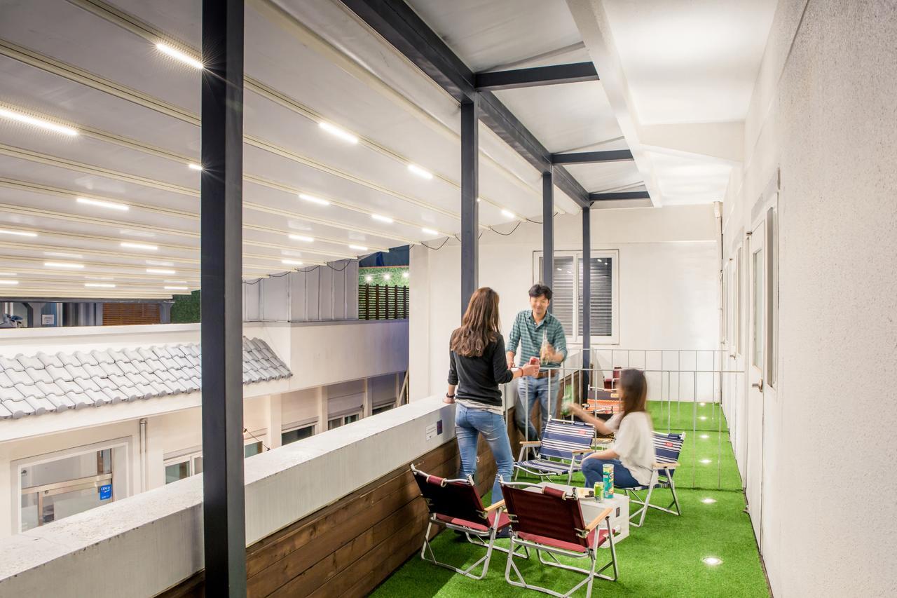 Mido Hostel Сеогвипо Екстериор снимка