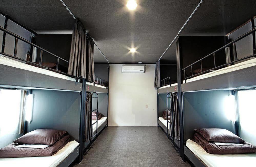 Mido Hostel Сеогвипо Екстериор снимка