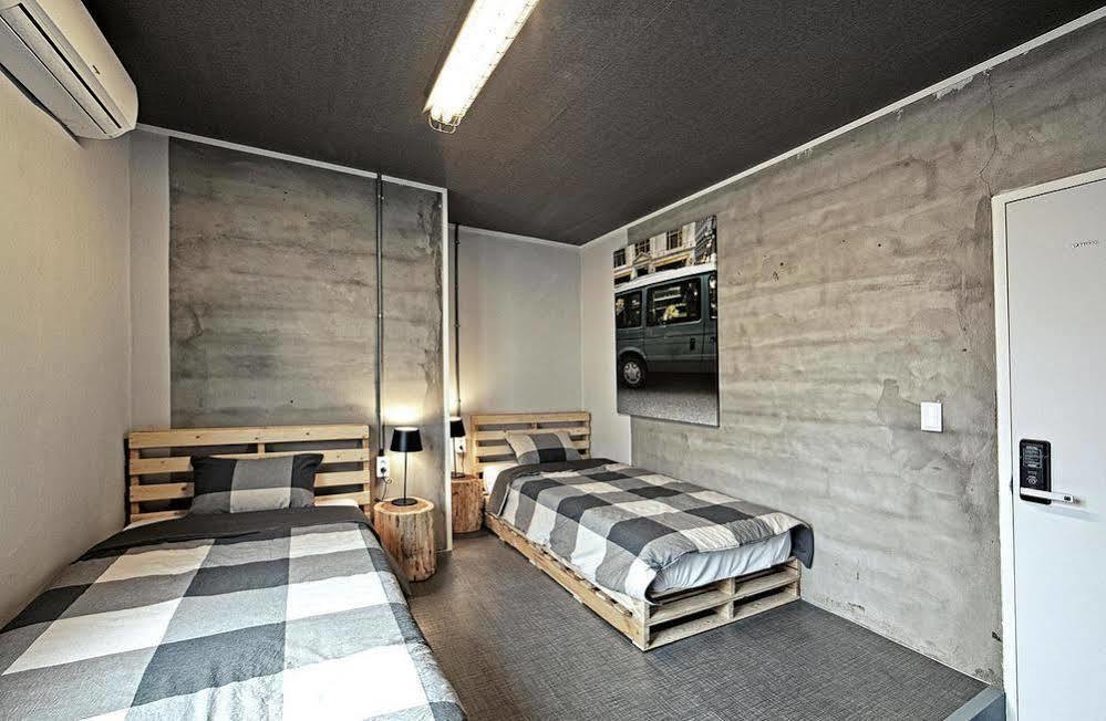 Mido Hostel Сеогвипо Екстериор снимка