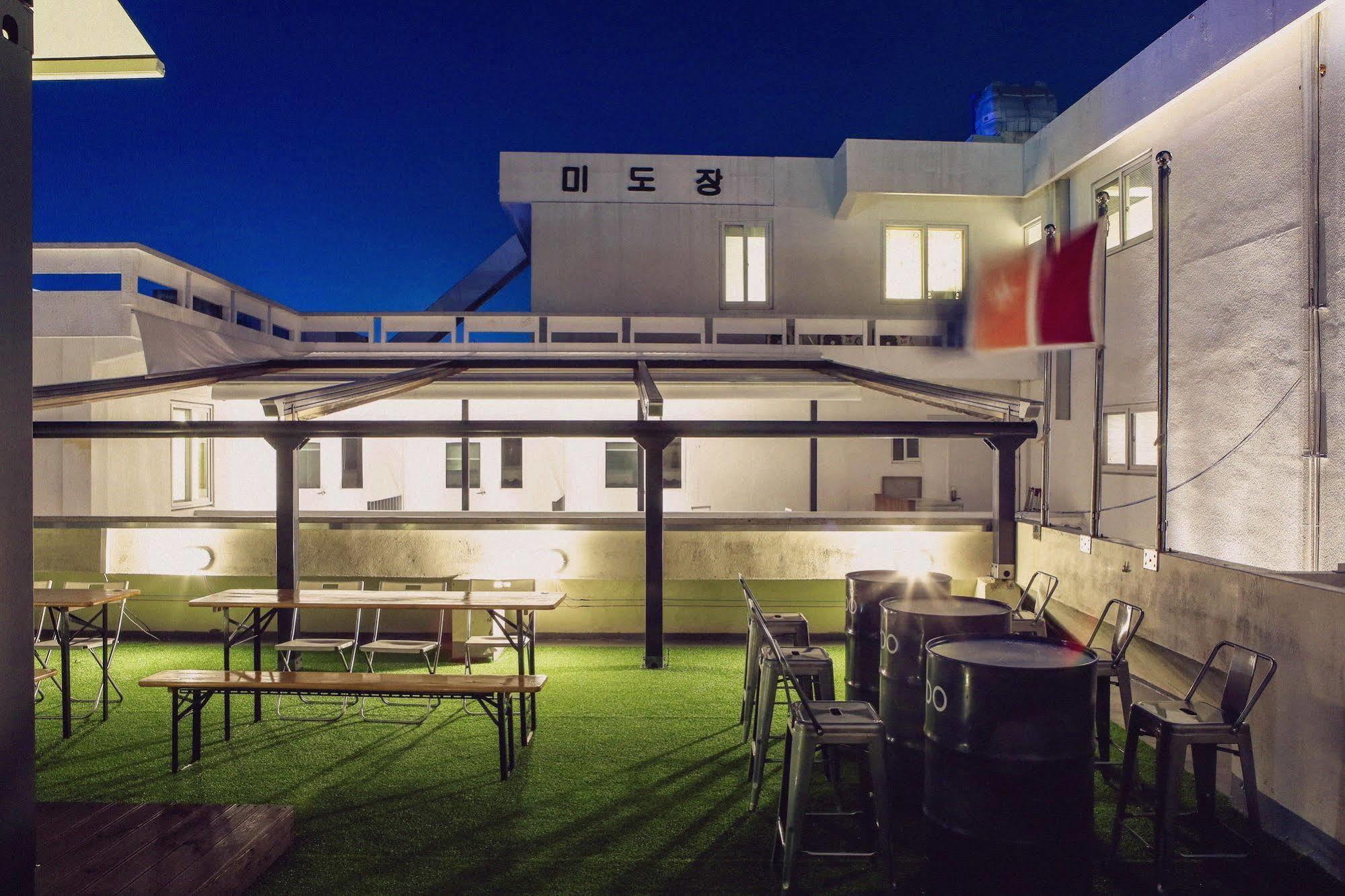 Mido Hostel Сеогвипо Екстериор снимка